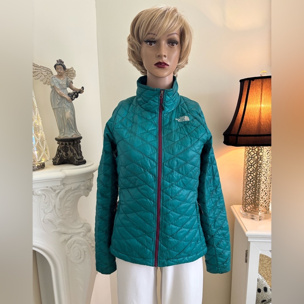 The North Face Women's Teal Quilted Puffer Jacket - Picture 2 of 12